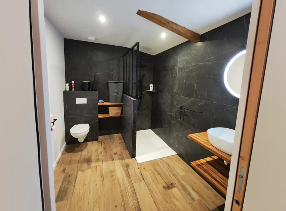 Salle de bain à Parthenay-de-Bretagne